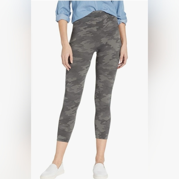 SPANX Look At Me‎ Now Seamless Cropped Leggings Camo Size XL - Picture 2 of 10